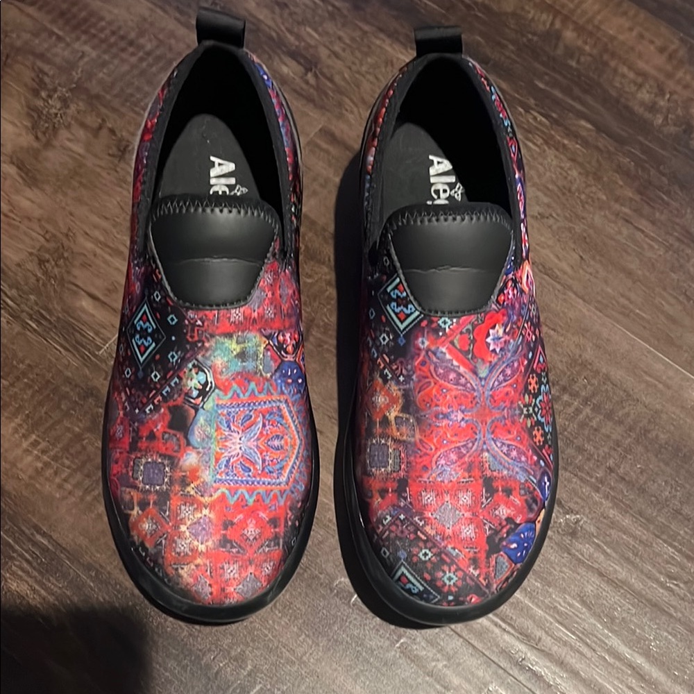 Alegria Slip-On Nursing Shoes Vibrant Design - Picture 2 of 8